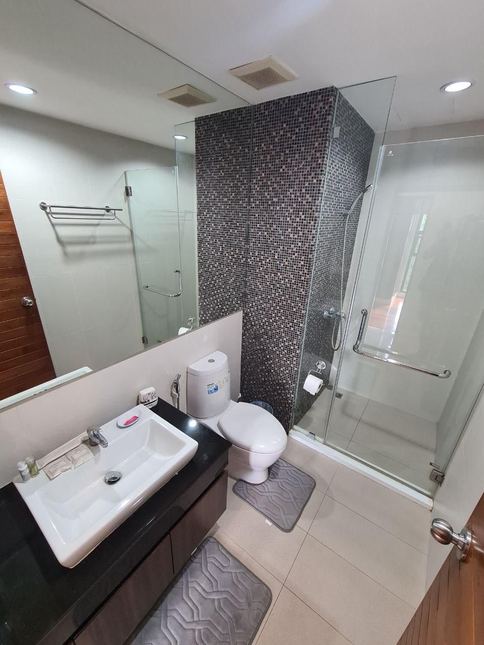 The Axis Condo NR062 2