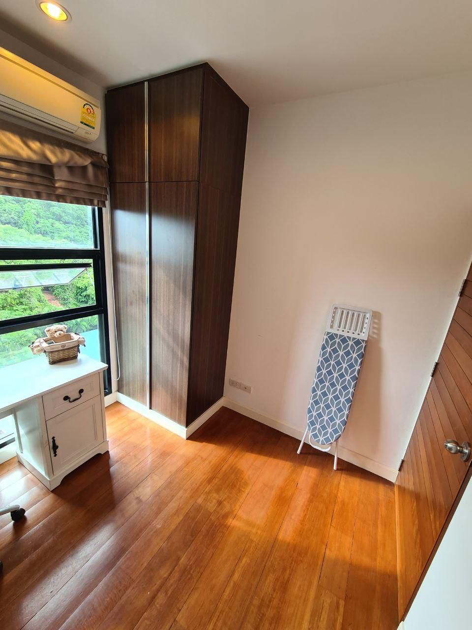 The Axis Condo NR062 4