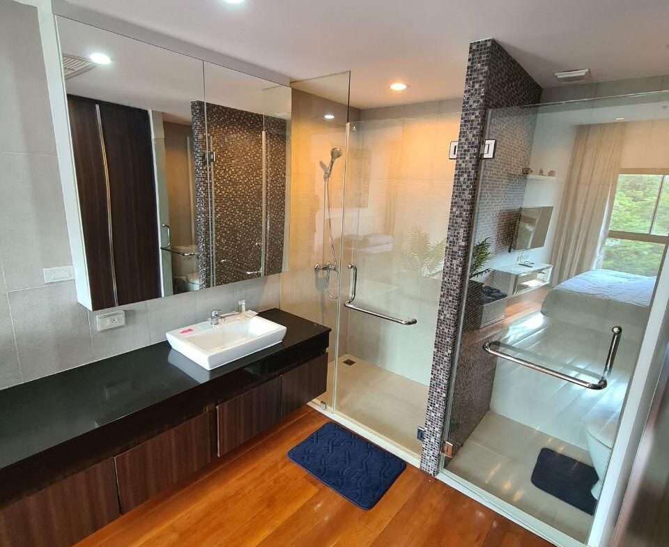 The Axis Condo NR062 8