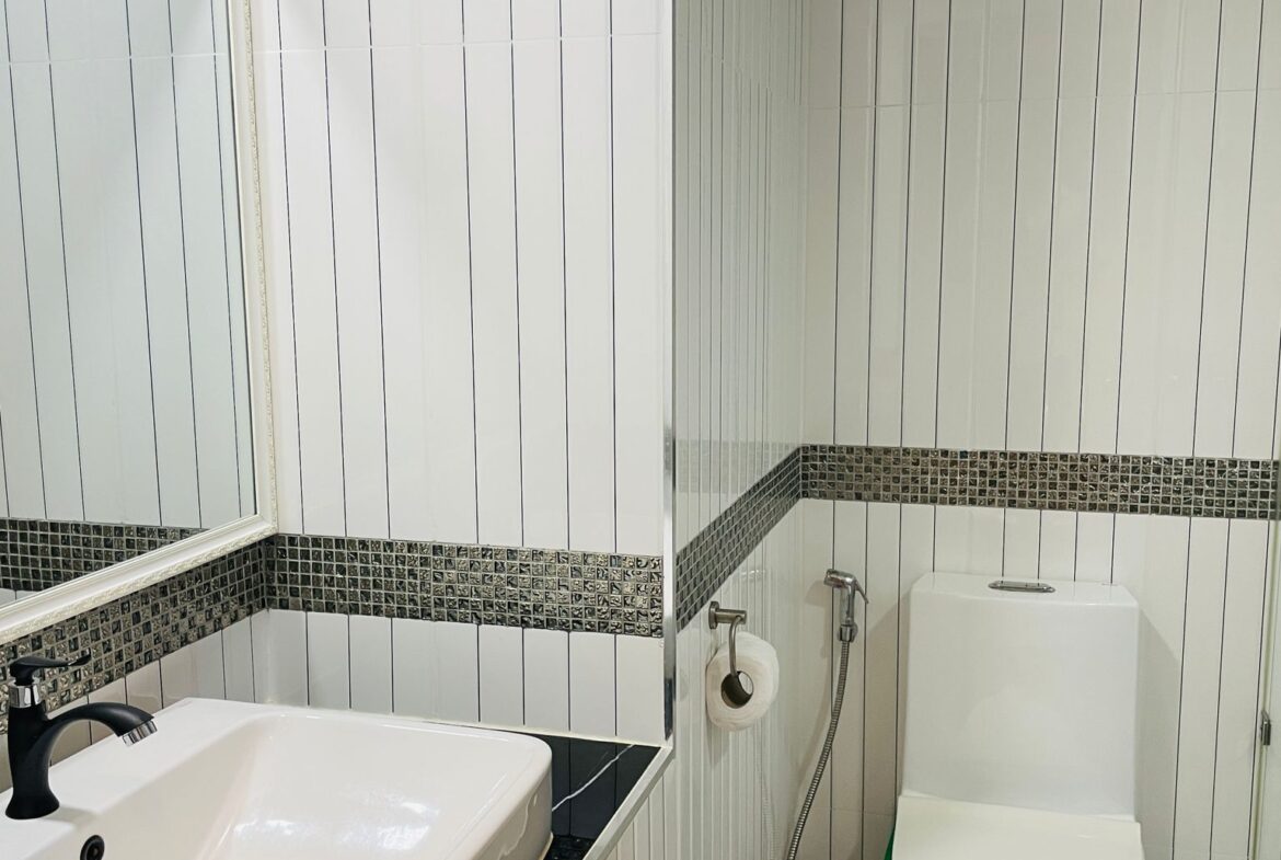 Jomtien Beach Condo (Rimhaad) NR066 16