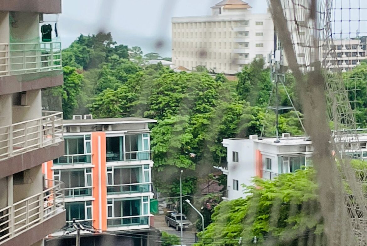 Jomtien Beach Condo (Rimhaad) NR066 18