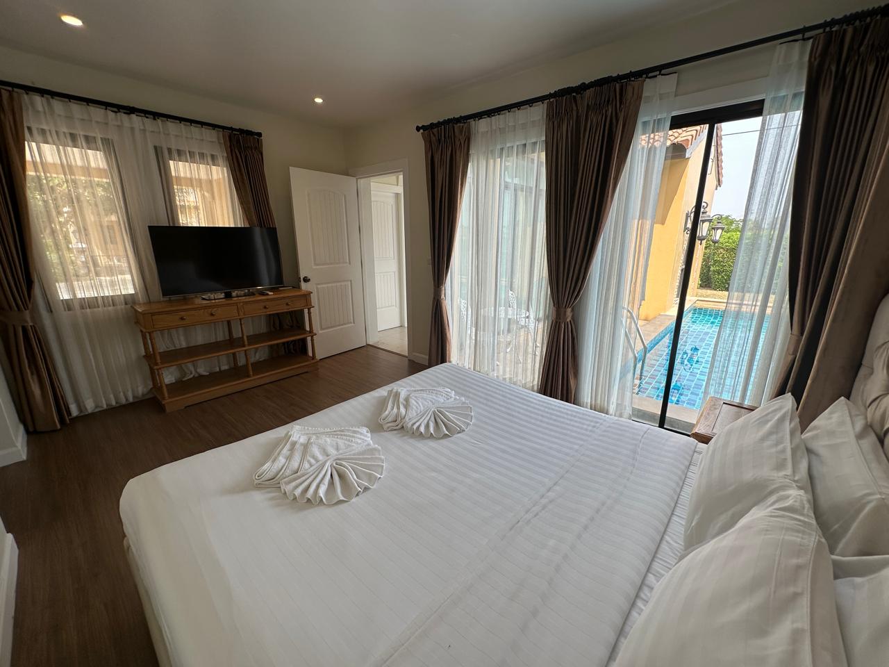 Chivani Pattaya NR075 10