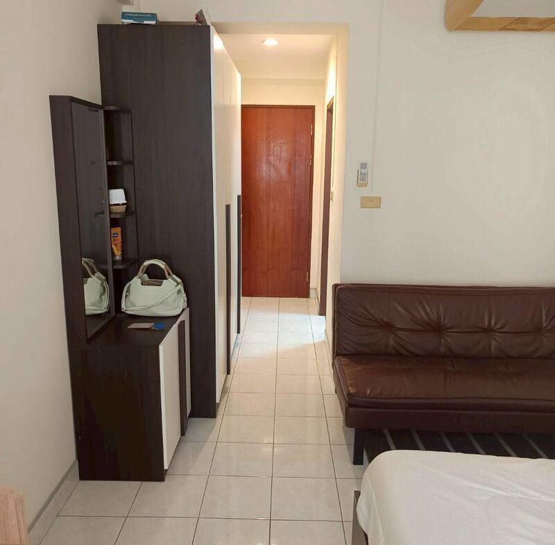 Jomtien Beach Condo (Rimhaad) NR111 4