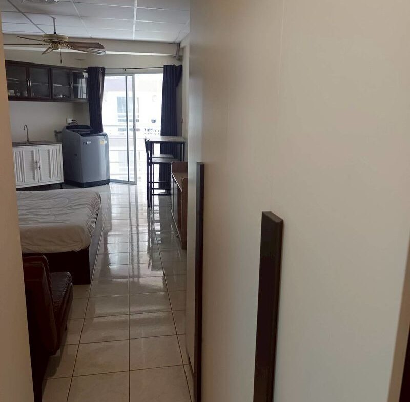 Jomtien Beach Condo (Rimhaad) NR111 5