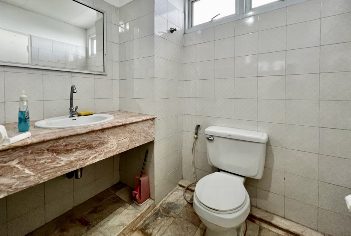 Somphong Condotel NR115 12