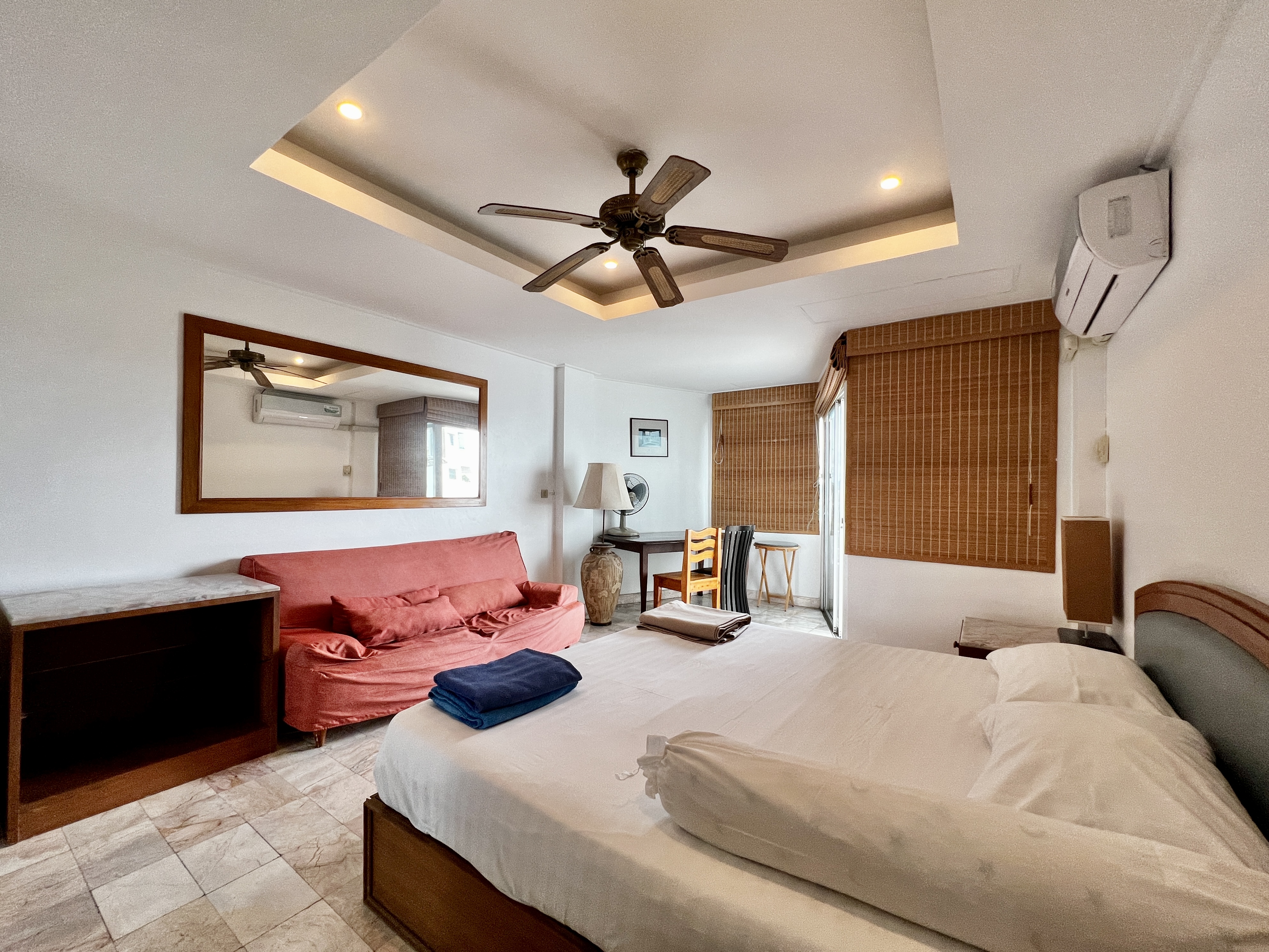 Somphong Condotel NR115 2