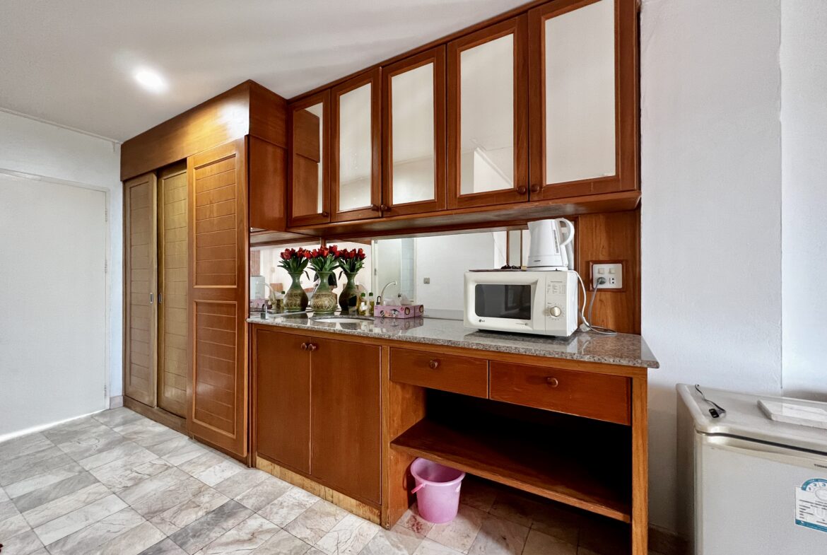 Somphong Condotel NR115 3
