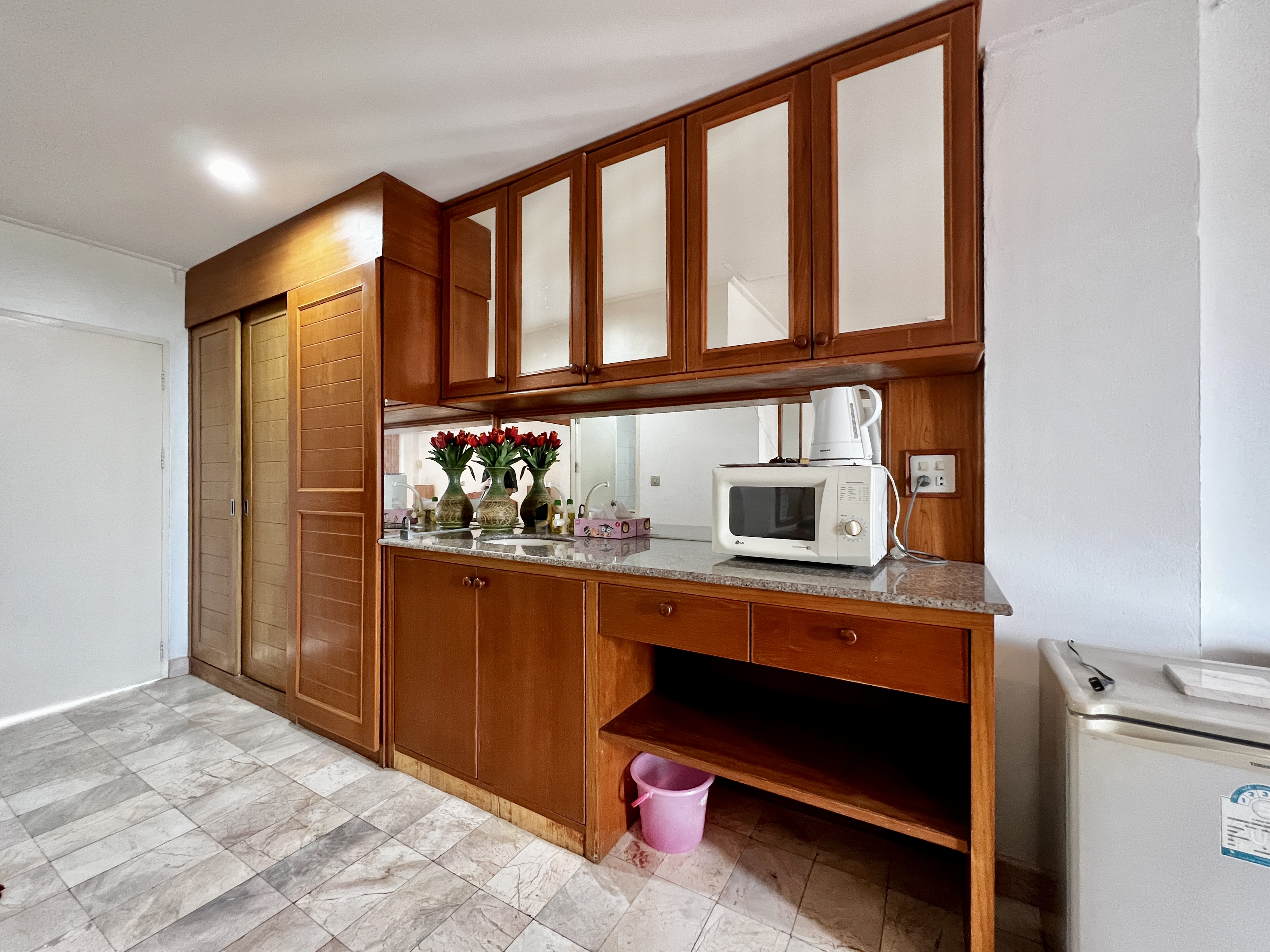 Somphong Condotel NR115 3