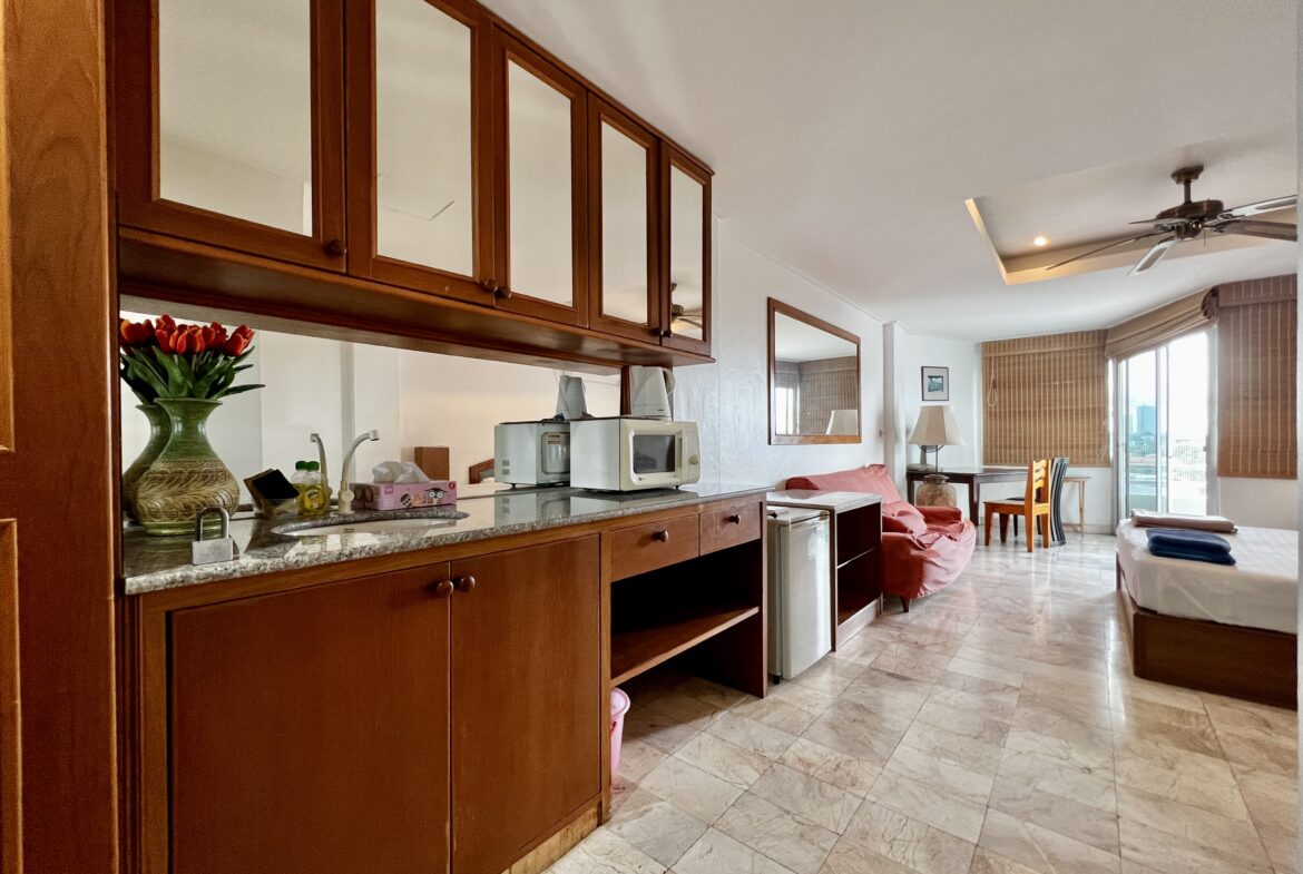 Somphong Condotel NR115 4