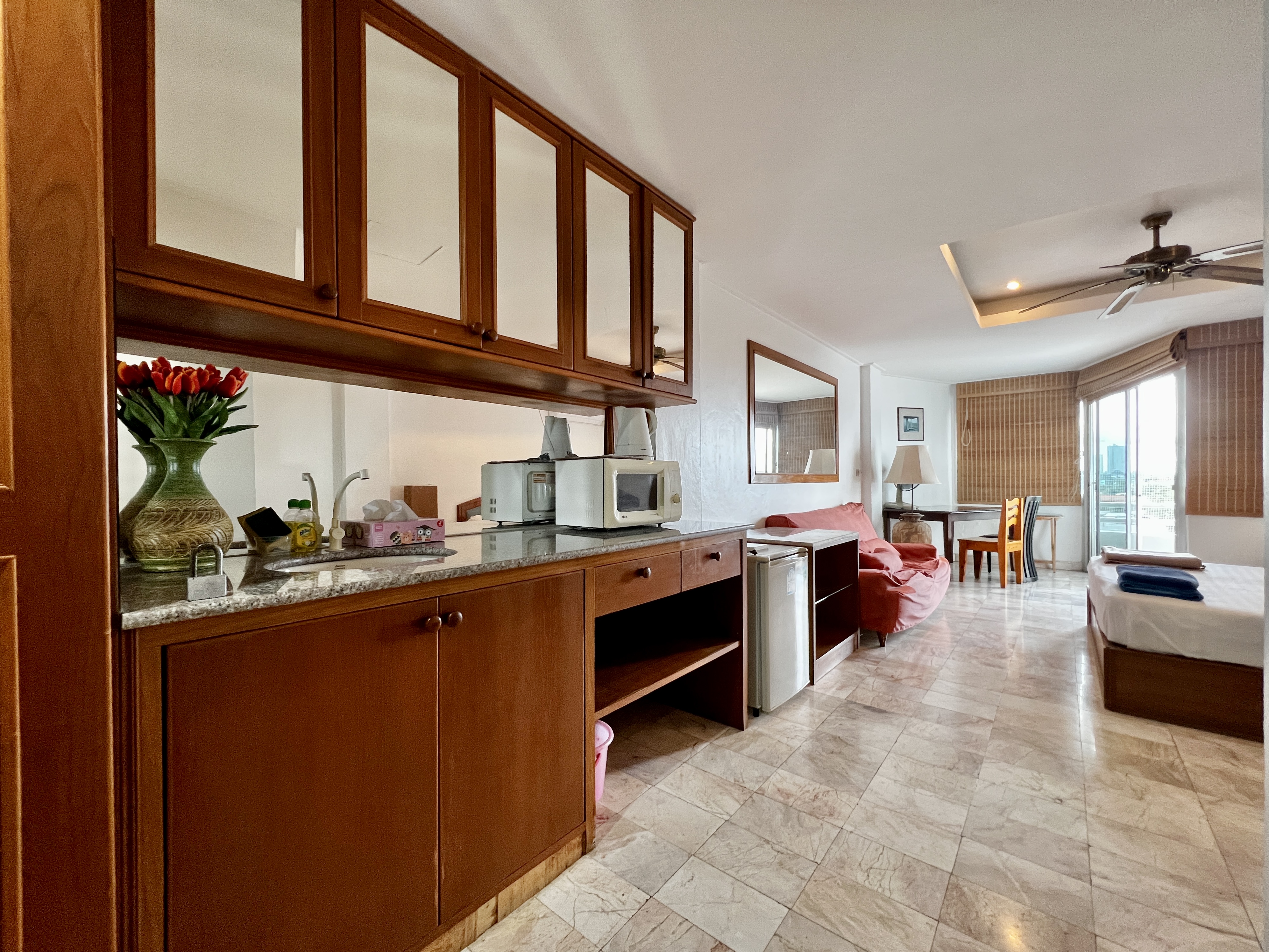 Somphong Condotel NR115 4