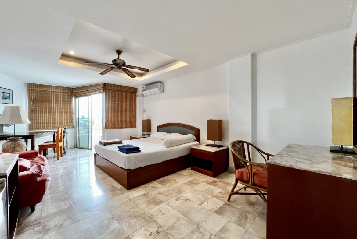 Somphong Condotel NR115 5
