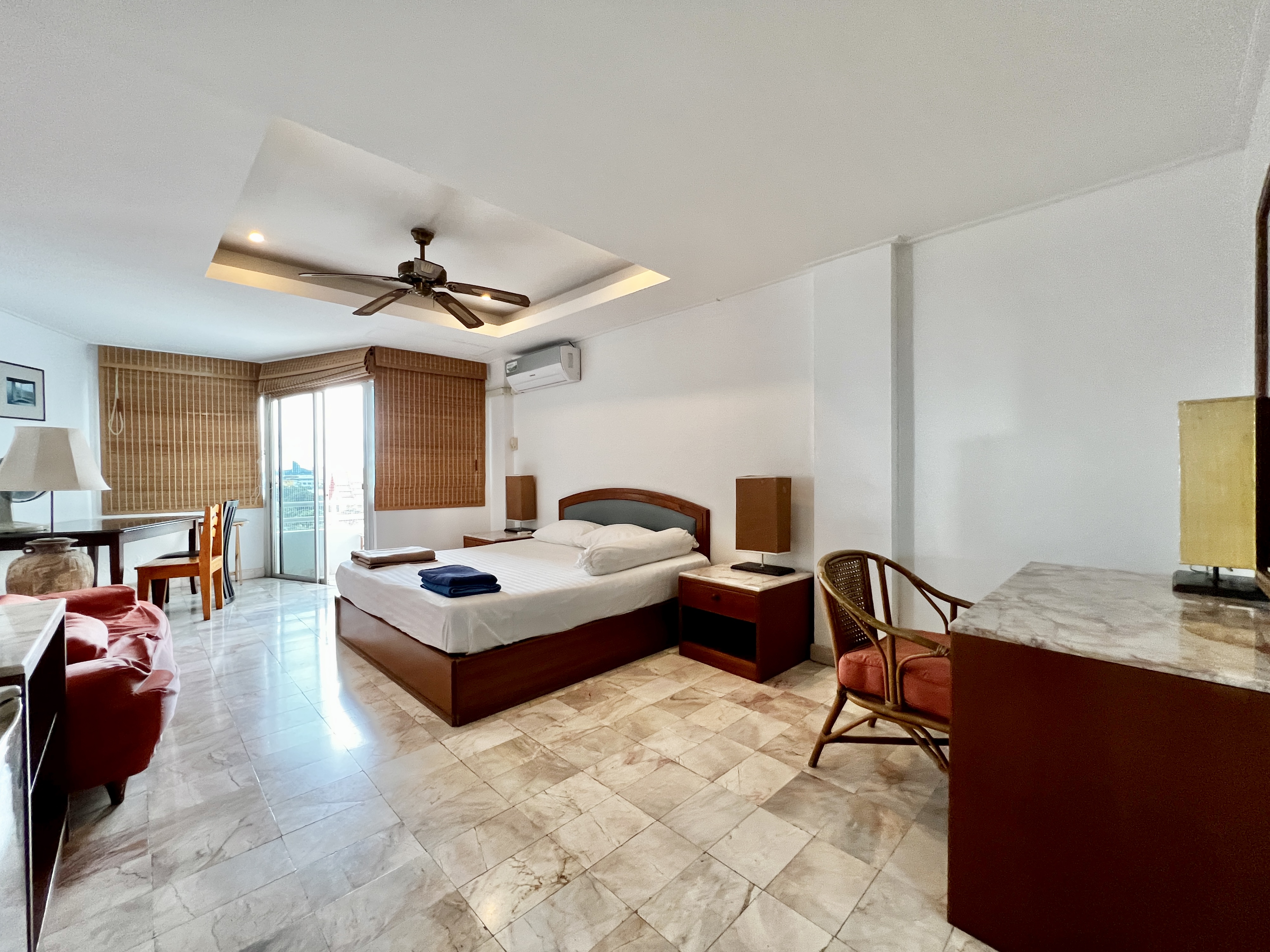 Somphong Condotel NR115 5