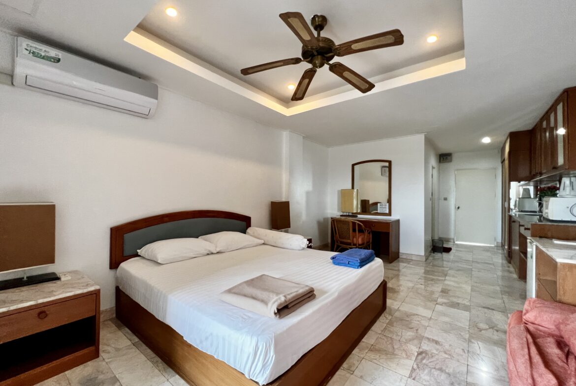 Somphong Condotel NR115 8