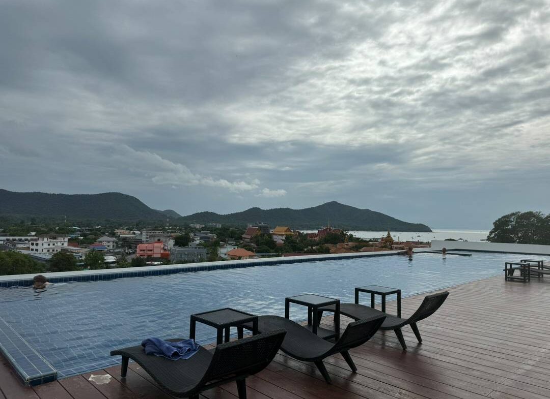 Sea Saran Condo NR123 11