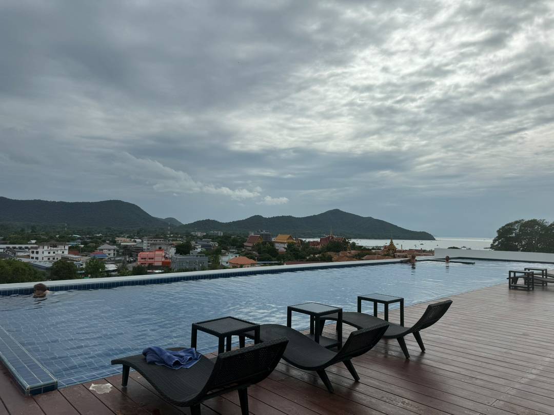 Sea Saran Condo NR123 11