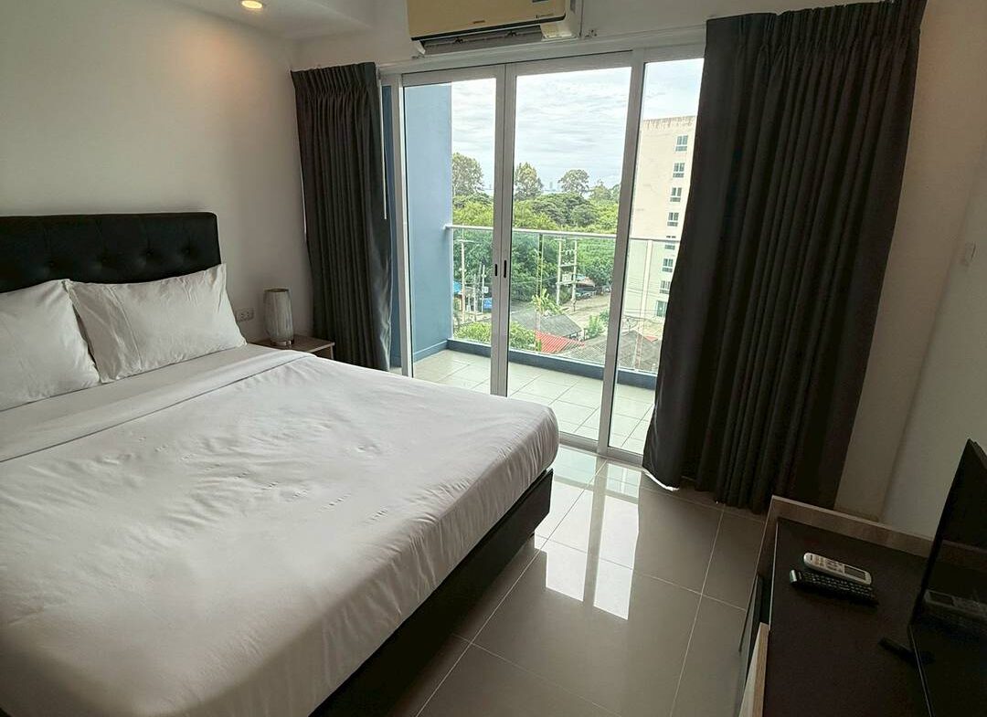 Sea Saran Condo NR123 8