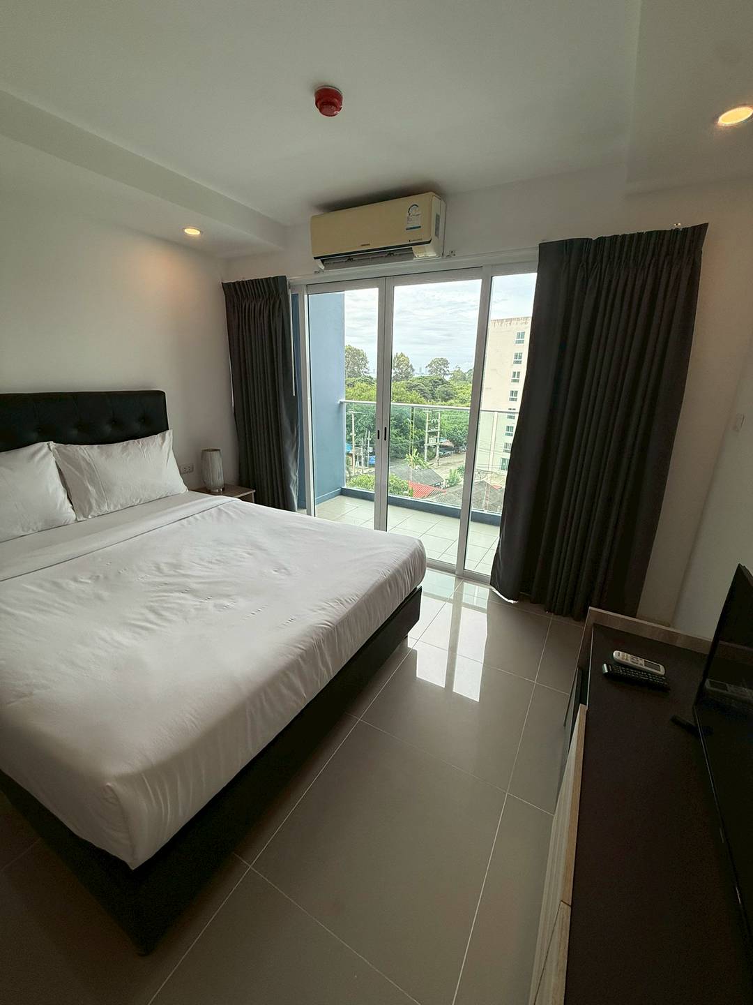 Sea Saran Condo NR123 8