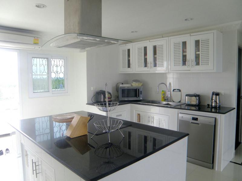 Sompong Condo 4br 315sqm 9