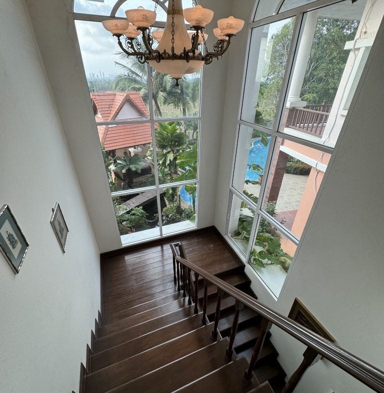 Phoenix Gold Golf & Country Club 4br 550sqm 11