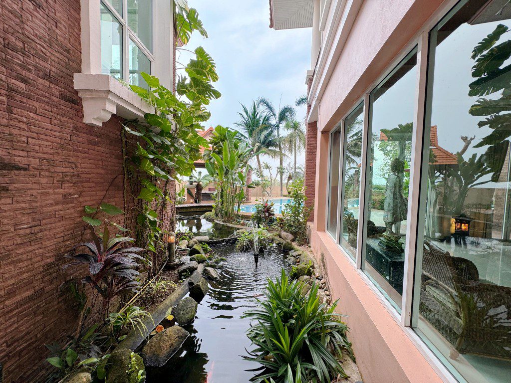 Phoenix Gold Golf & Country Club 4br 550sqm 12