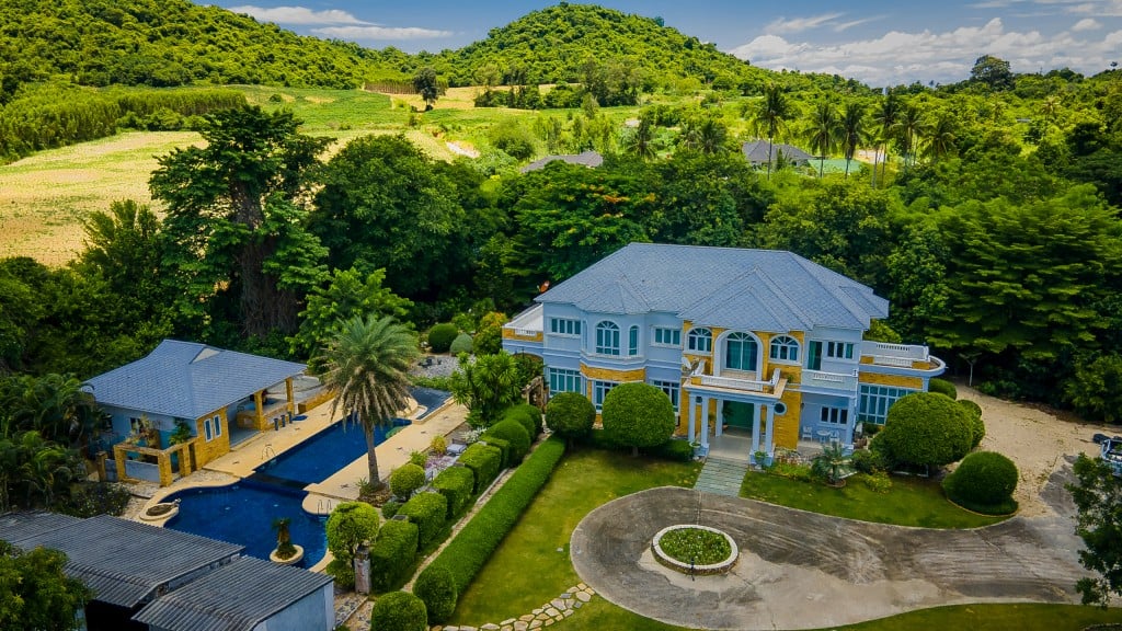 Без комплекса 8br 1570sqm 2