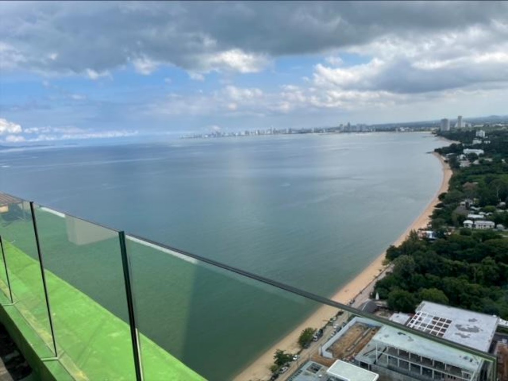 Del Mare Bangsaray Beachfront 2br 82