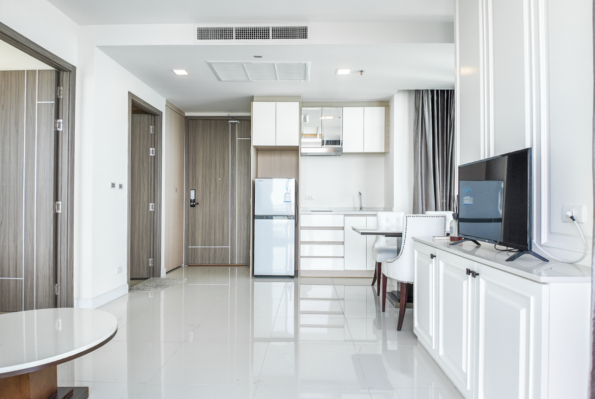 Del Mare Bangsaray Beachfront 1br 53