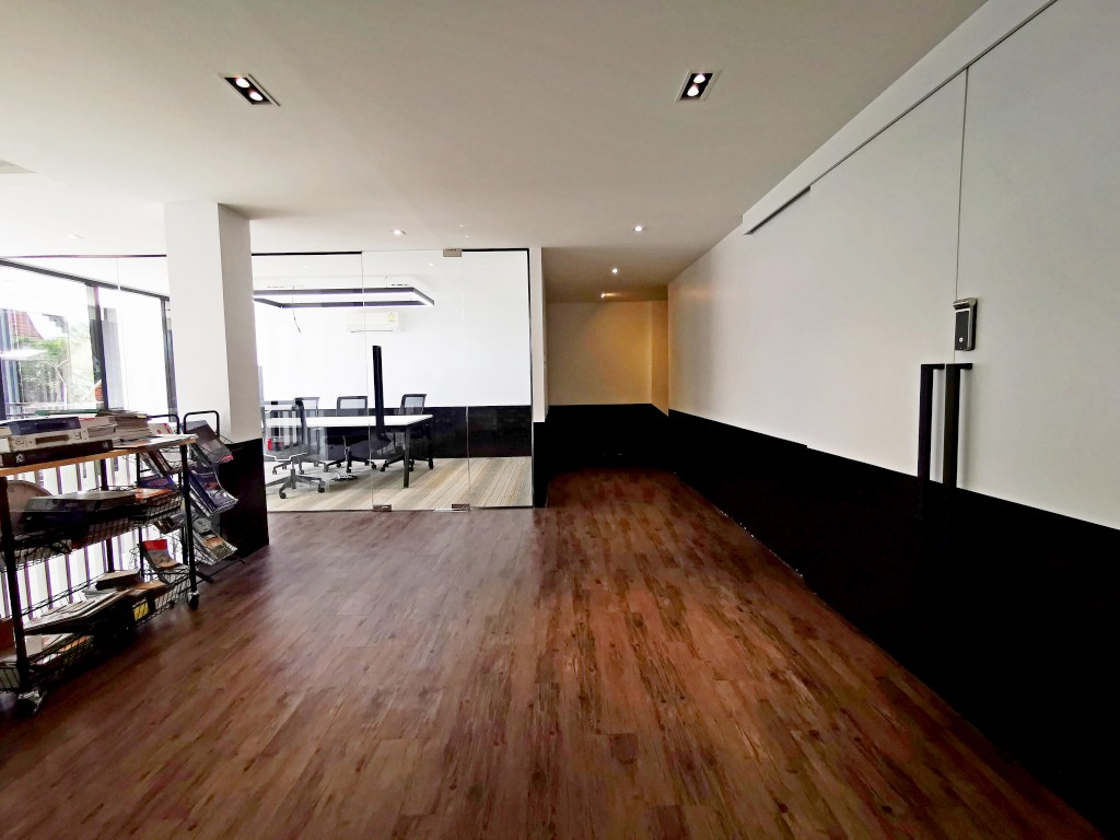 Без комплекса 4br 706sqm 12