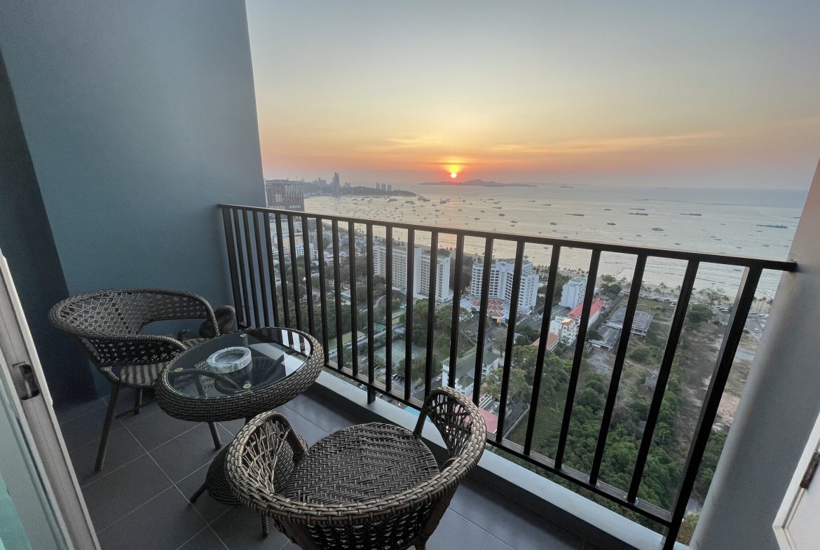 Centric Sea Pattaya 2br 67