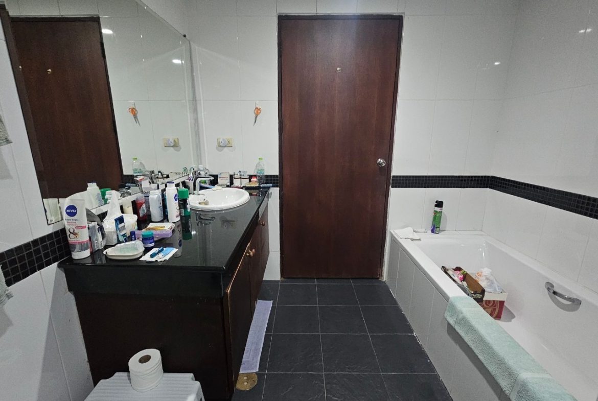 CPC25208_3 Nova Atrium 1br 76