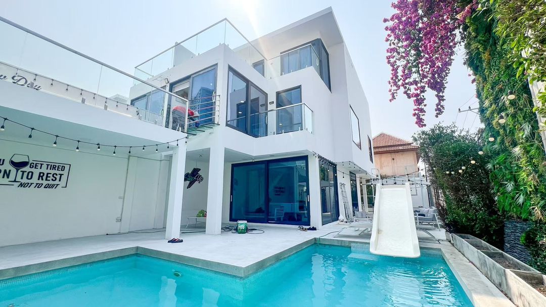 Palm Spring Villa 3br 280sqm 1