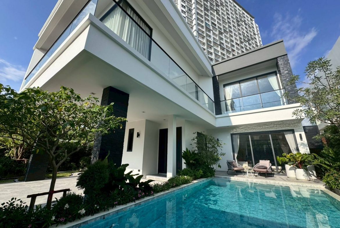 LUXURY VISTA VILLA 4br 403sqm 1