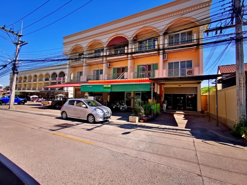 Без комплекса 3br 180sqm 1