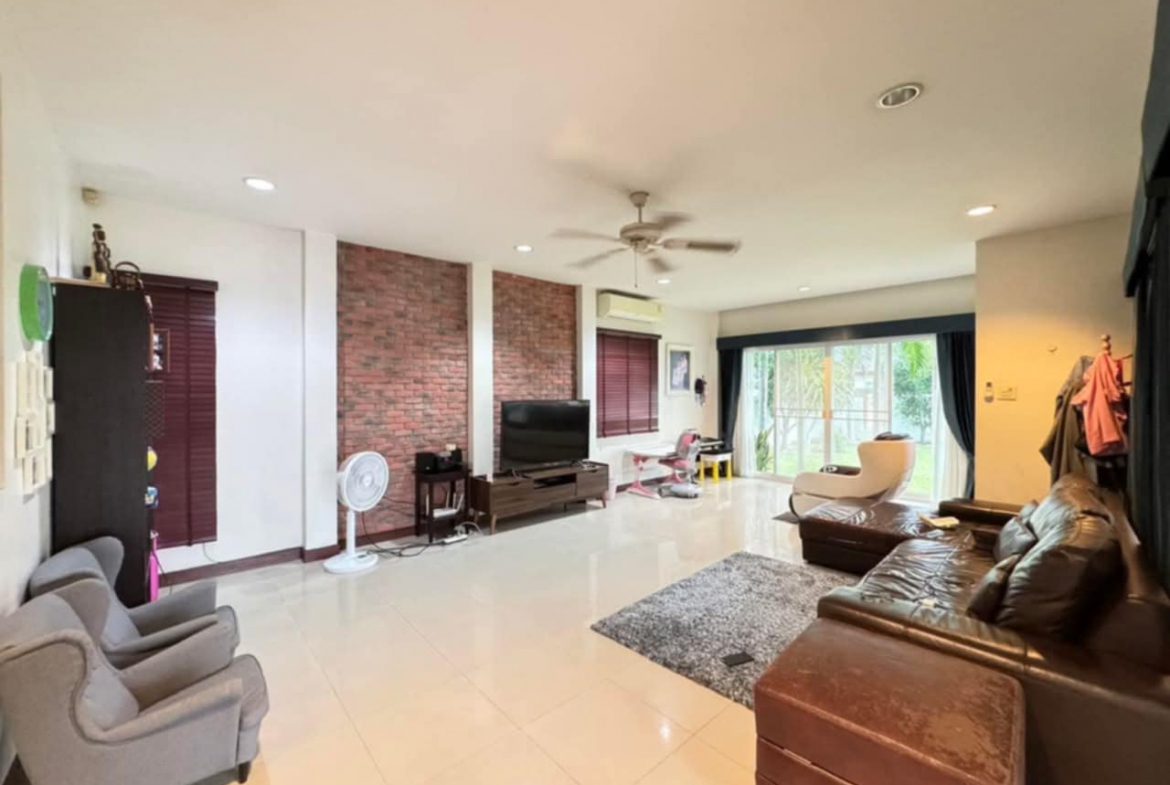 EPH225708_5 SP. Village 5 br 250sqm 6