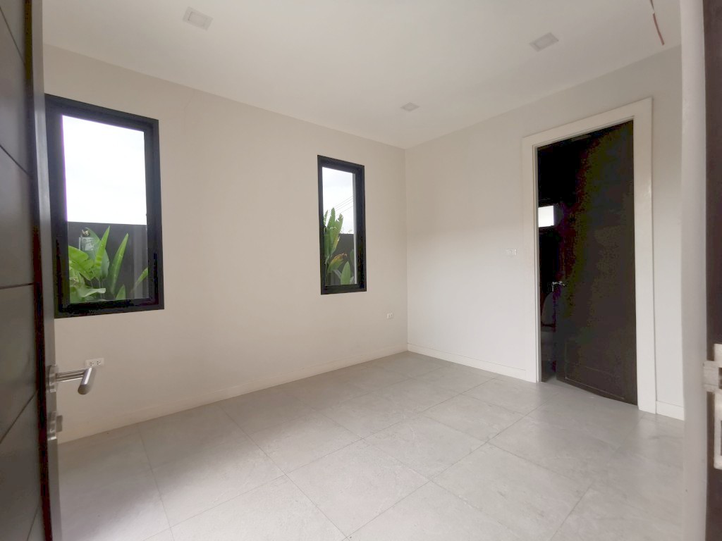 Без комплекса 4br 220sqm 10