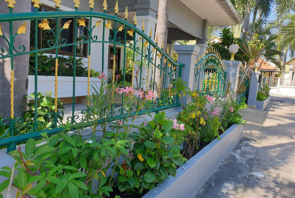 Pornthep Village 3 3br 186sqm 3