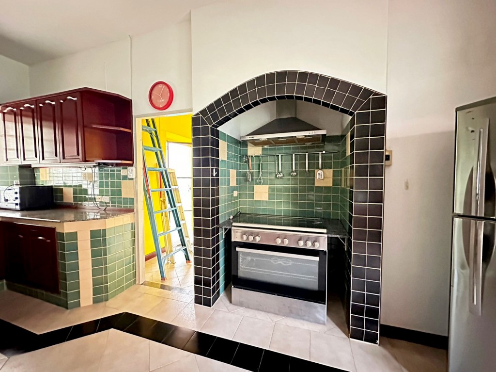 Private House 4br 840sqm 16