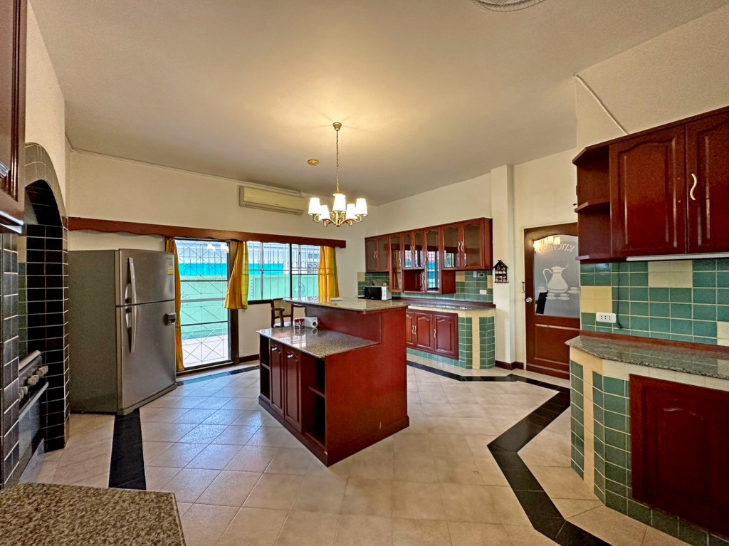 Private House 4br 840sqm 13