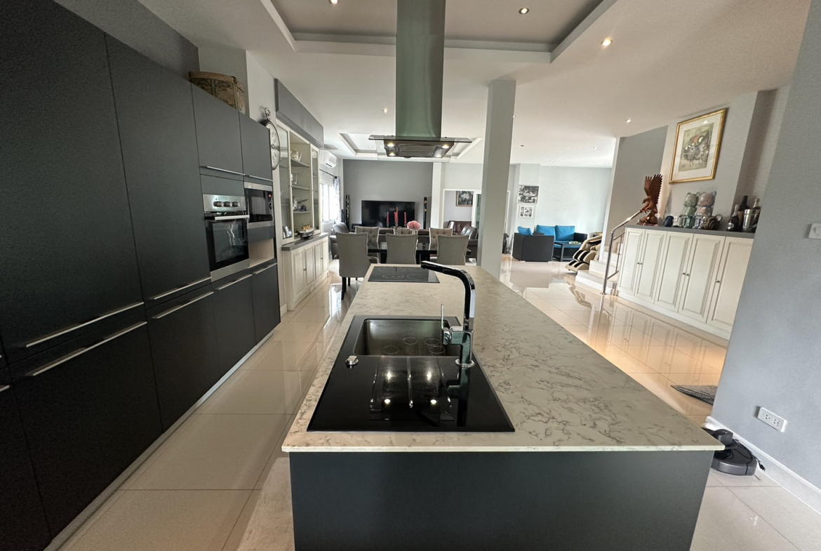 Central Park Hillside 4br 550sqm 18