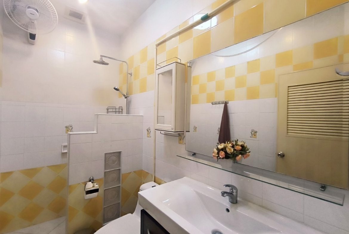 EPH25069 Baan Suan Neramit 4br 200sqm 16