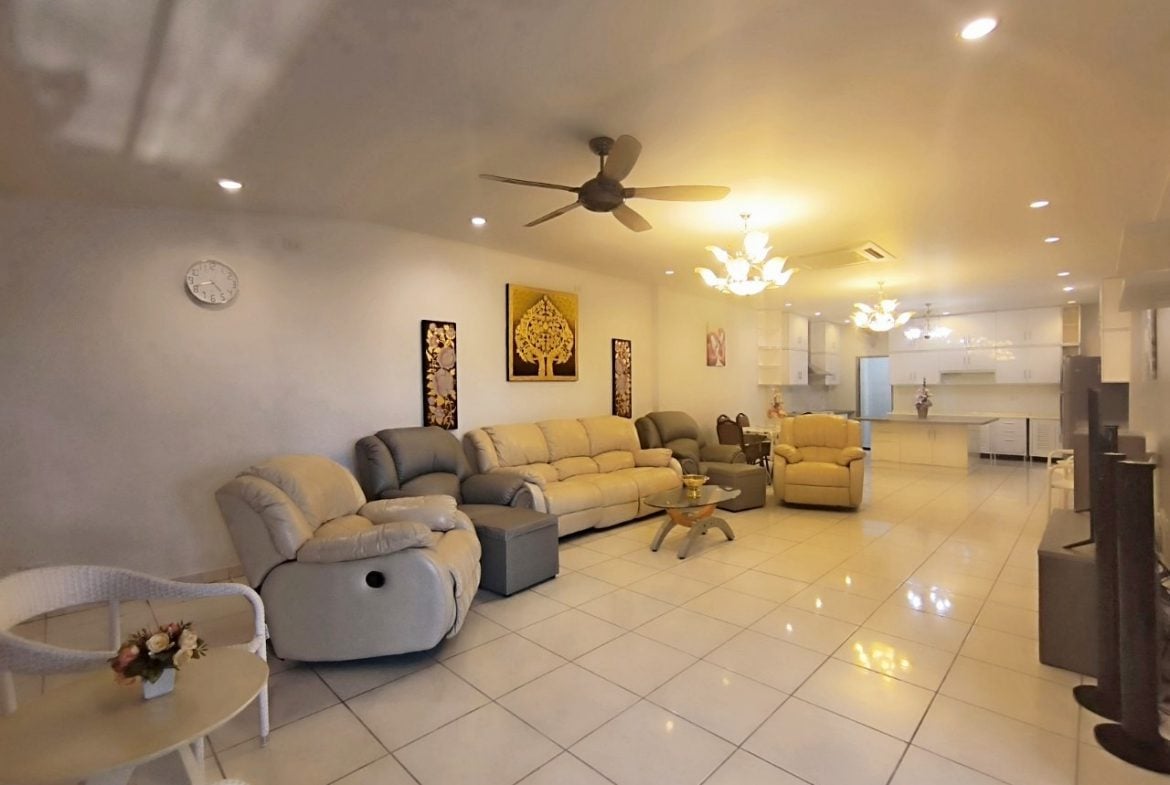 Baan Suan Neramit 4br 200sqm 2