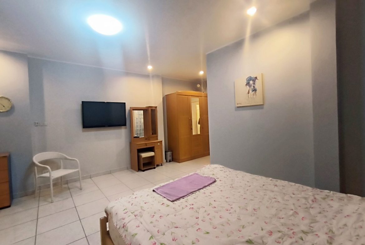 EPH25069_2 Baan Suan Neramit 4br 200sqm 18