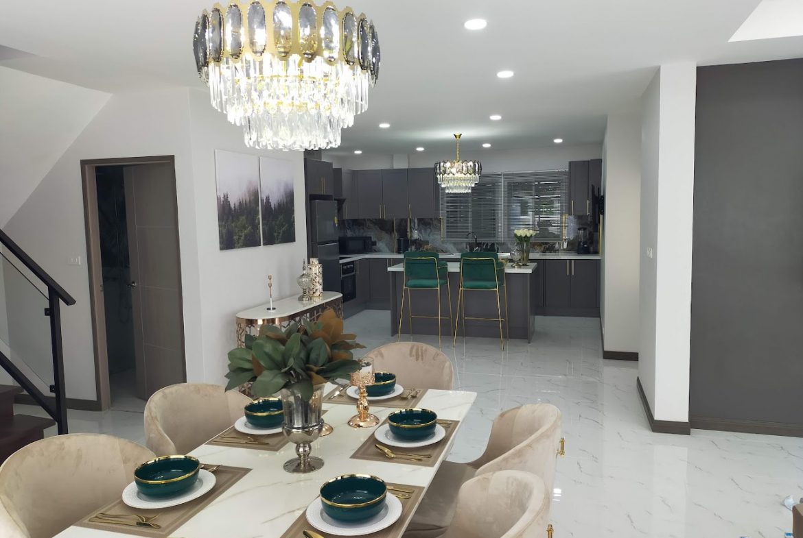 The Villa Rachawadee 4br 220sqm 4