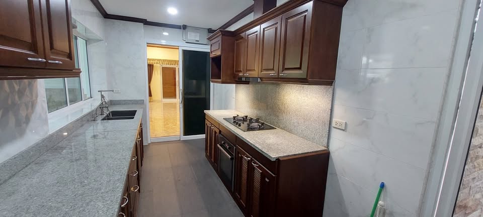 Maneeya Home 3br 316sqm 18