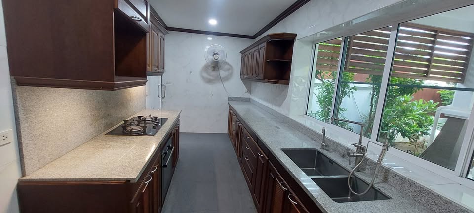 Maneeya Home 3br 316sqm 19