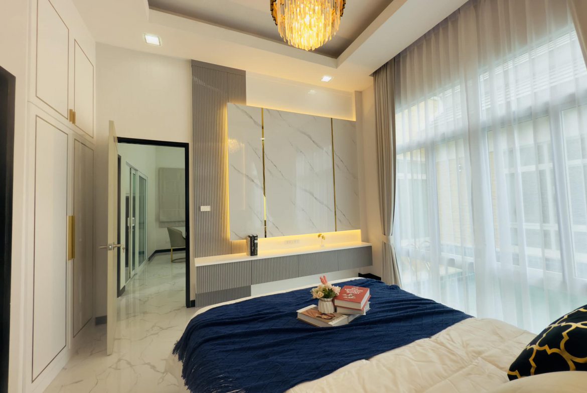 EPH25595_2 Sirisa 16 3br 250sqm 18