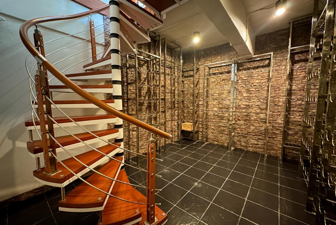 Без комплекса 5br 440sqm 19