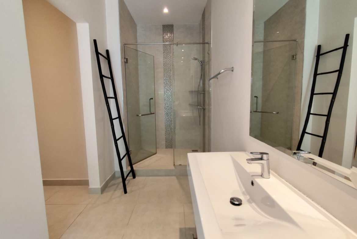 EPH25726_10 Miami Village 3br sqm 11