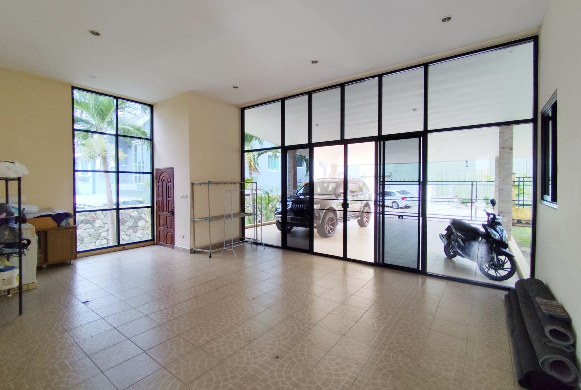 Paradise Villa 2 5br 360sqm 12