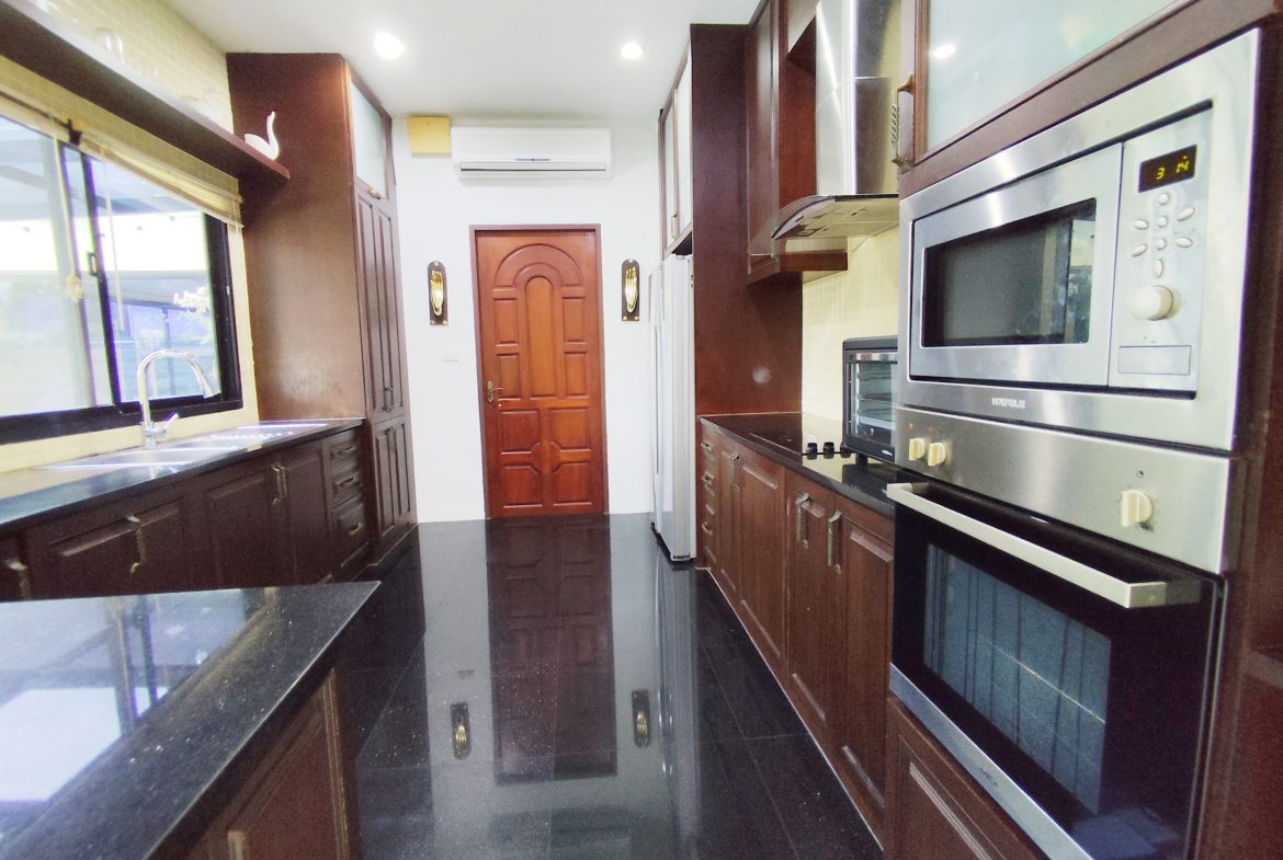 Paradise Villa 2 5br 360sqm 17